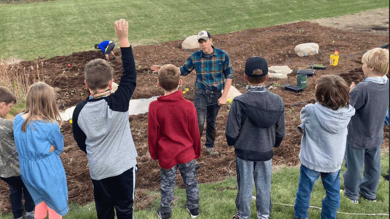 nature-learning-class-gardening